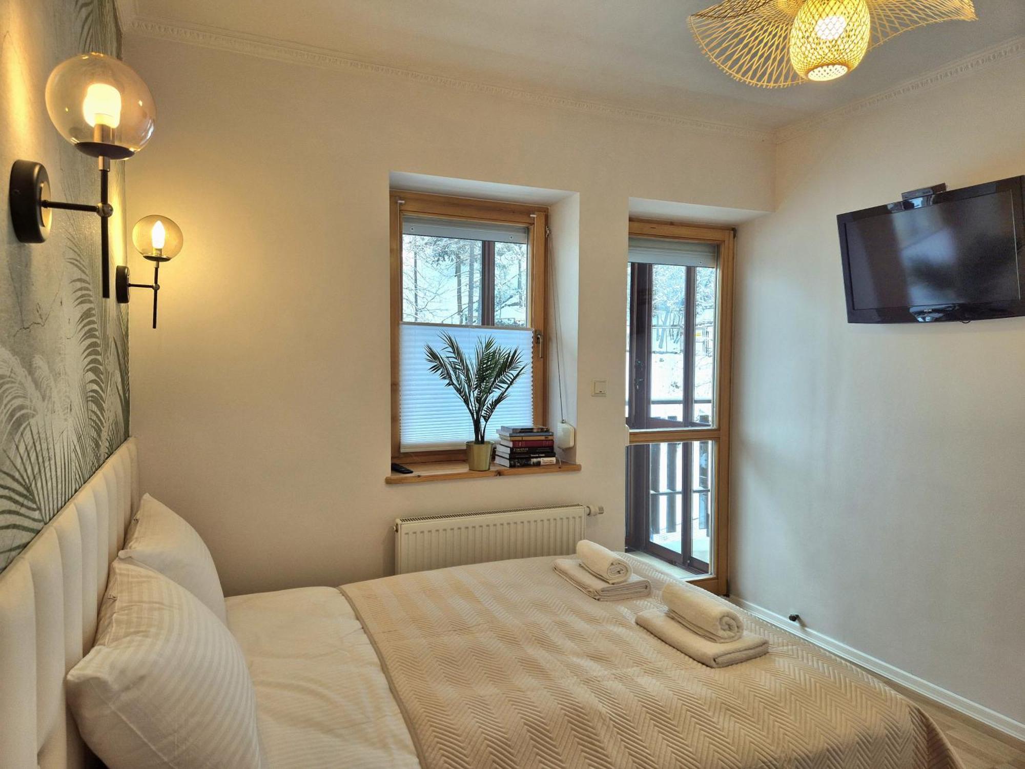 - Lux Apartment