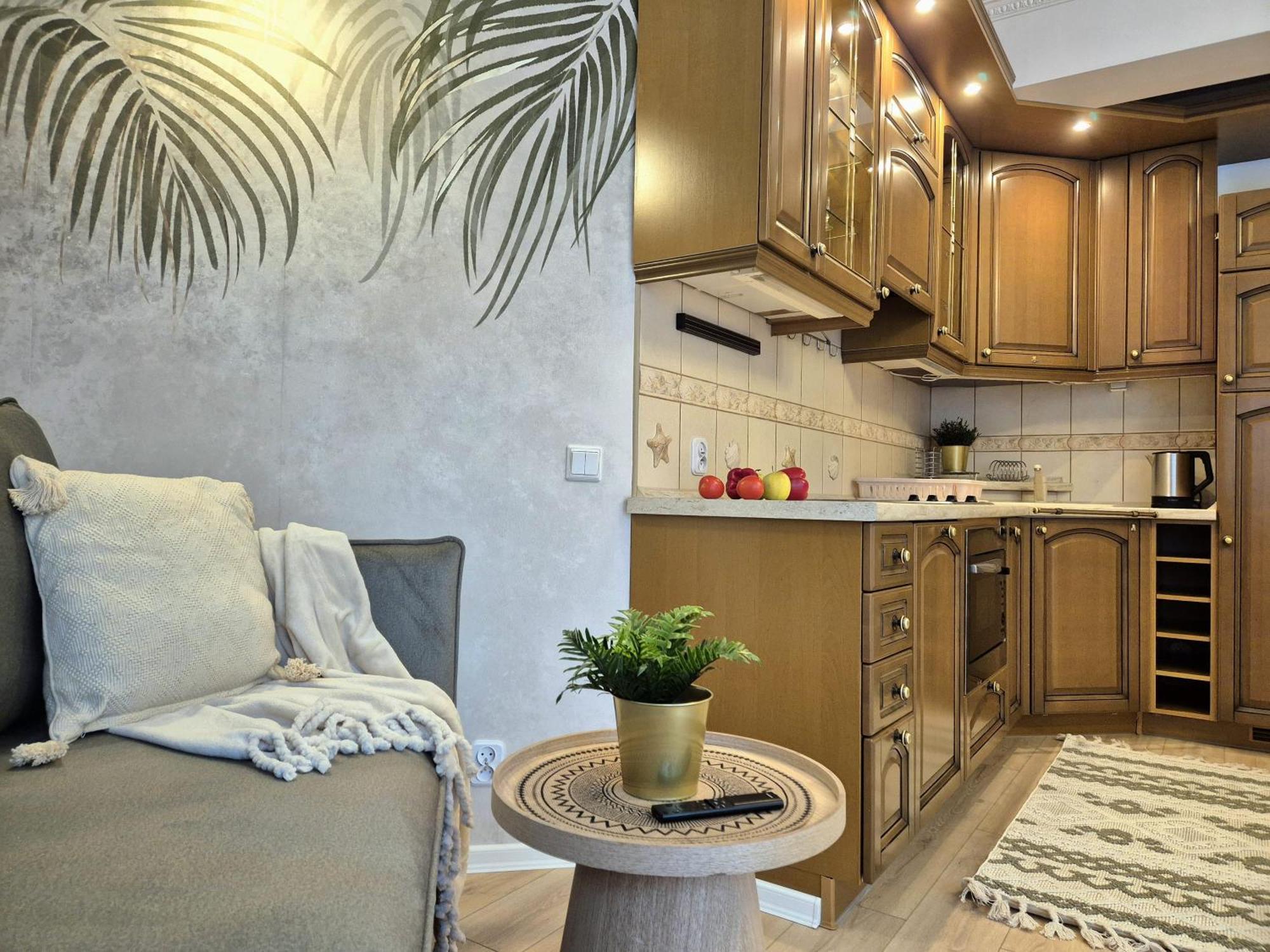 - Lux Apartment
